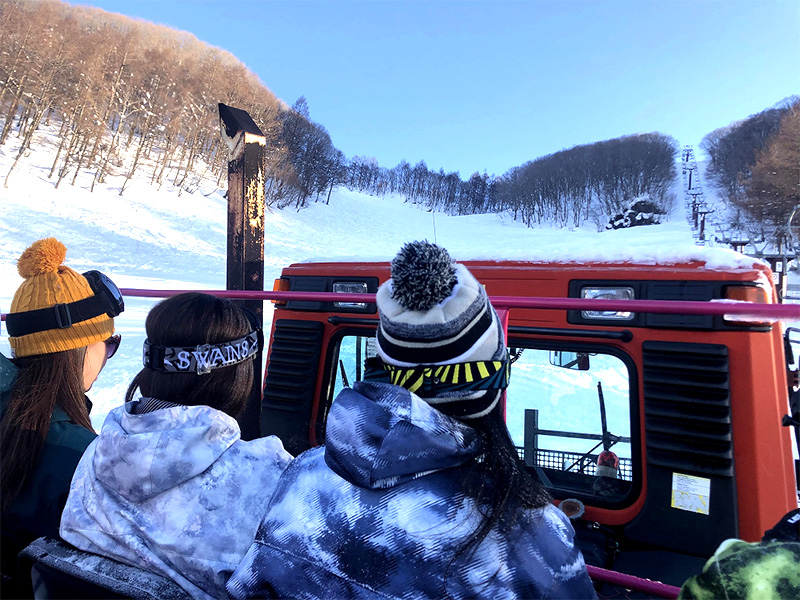 雪上車ツアー