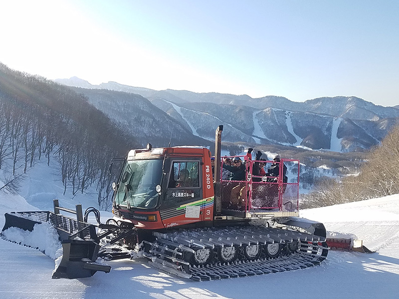 雪上車ツアー