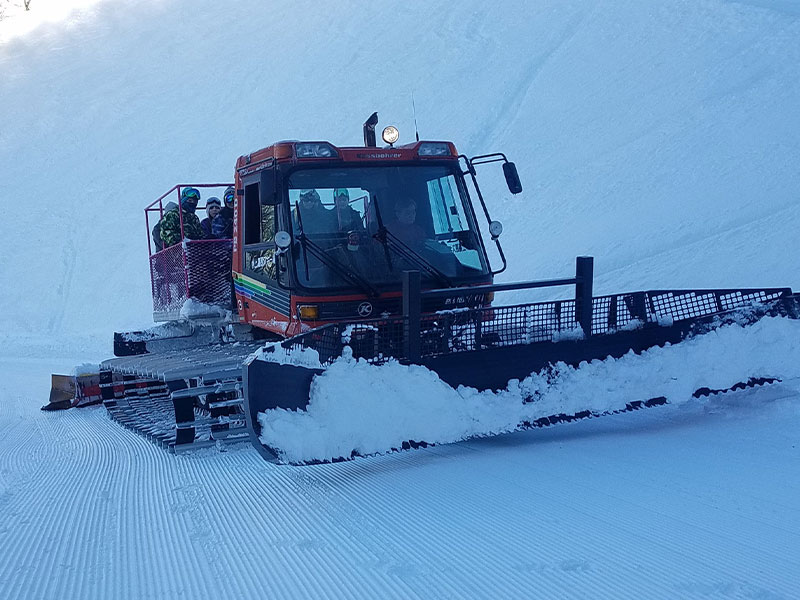 雪上車探険ツアー