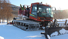 雪上車ツアー