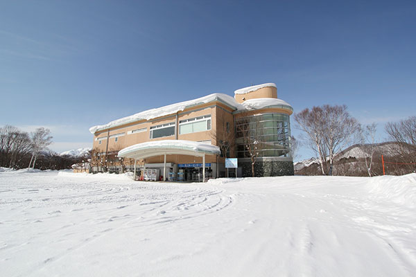 駐車場＆大浴場が無料！「日帰りスキーセンター」も営業開始！