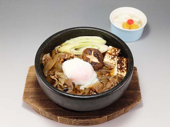牛すきうどん(杏仁豆腐付)