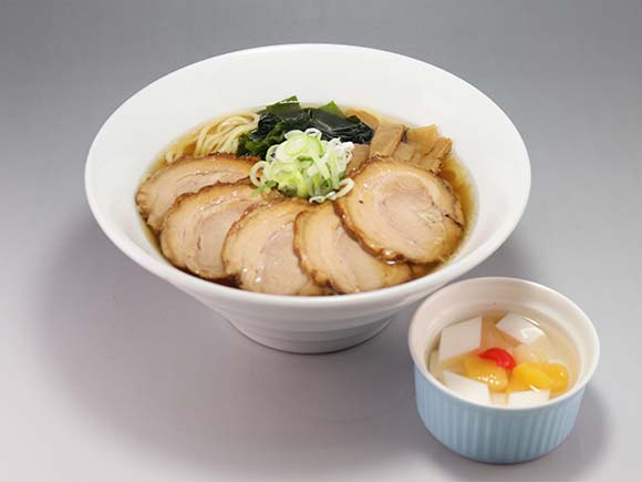 醤油チャーシュー麺(杏仁豆腐付)